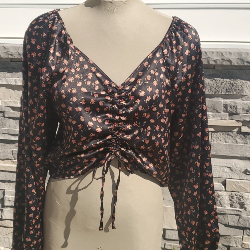 Juniors Black Floral top
